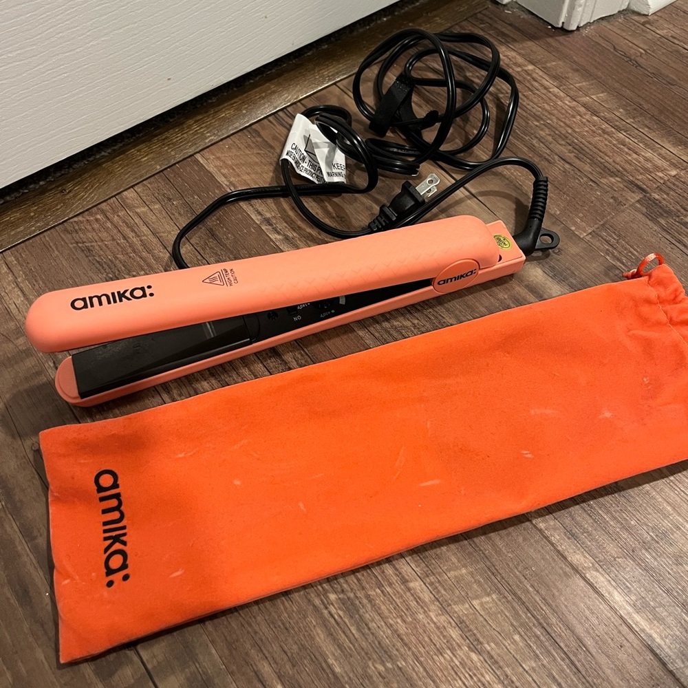 amika hair straightener